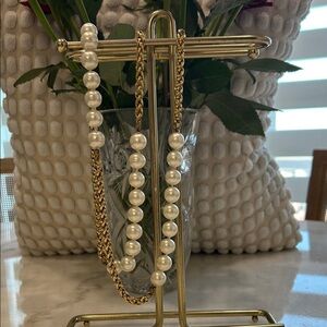 CHANEL Pearl and Gold Necklace